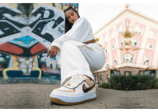 Nike Air Force 1 Shadow: Перфектен чифт за градски стил