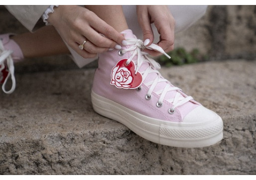 Добавете модерен привкус към външния си вид с Chuck Taylor All Star Lift