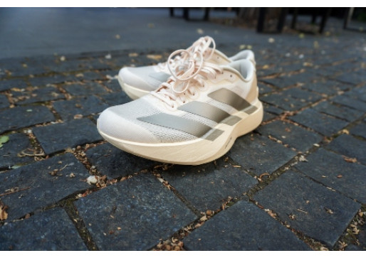 Дневници на градски спринт: готови за километри напред с adizero Evo SL