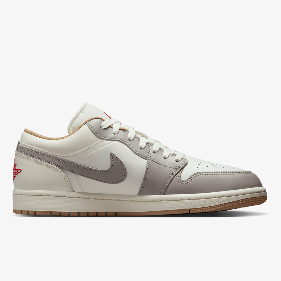 NIKE Спортни обувки AIR JORDAN 1 LOW 