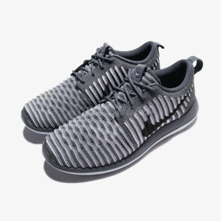 NIKE Спортни обувки W NIKE ROSHE TWO FLYKNIT 