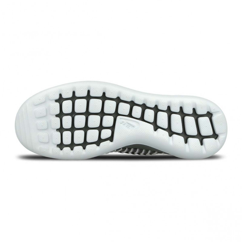 NIKE Спортни обувки W NIKE ROSHE TWO FLYKNIT 