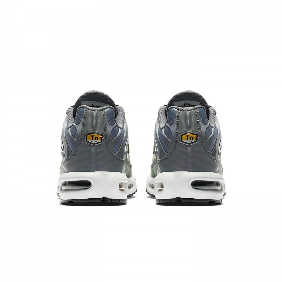 NIKE Спортни обувки AIR MAX PLUS 