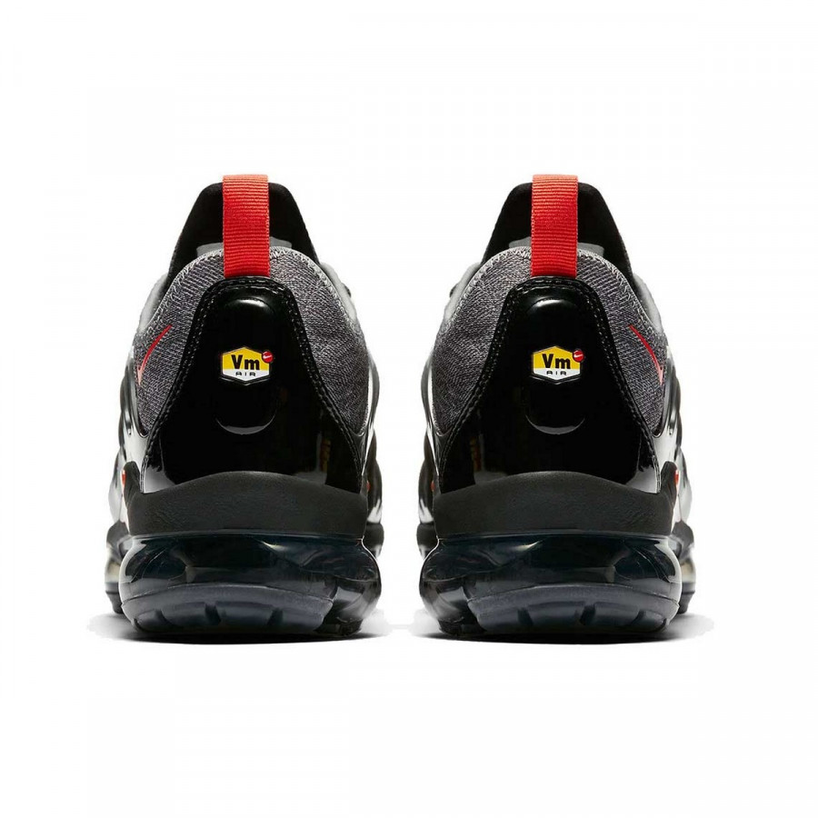 NIKE Спортни обувки AIR VAPORMAX PLUS 