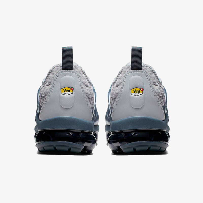 NIKE Спортни обувки AIR VAPORMAX PLUS 