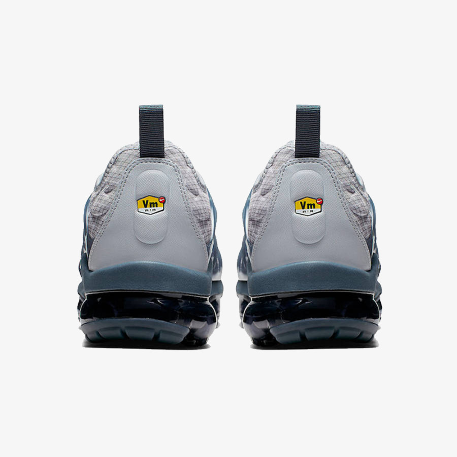 NIKE Спортни обувки AIR VAPORMAX PLUS 