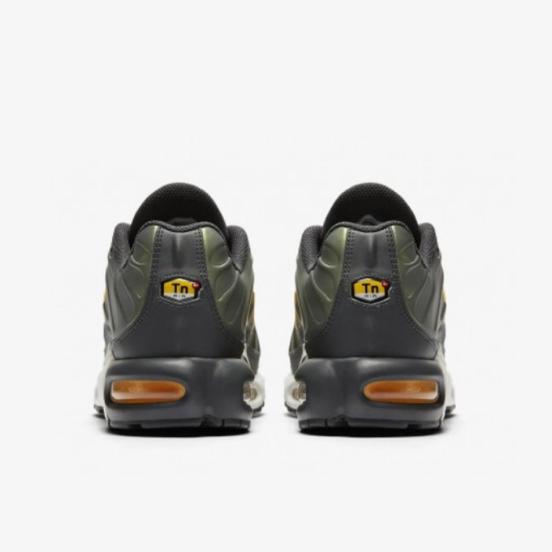 NIKE Зимни обувки AIR MAX PLUS SE 