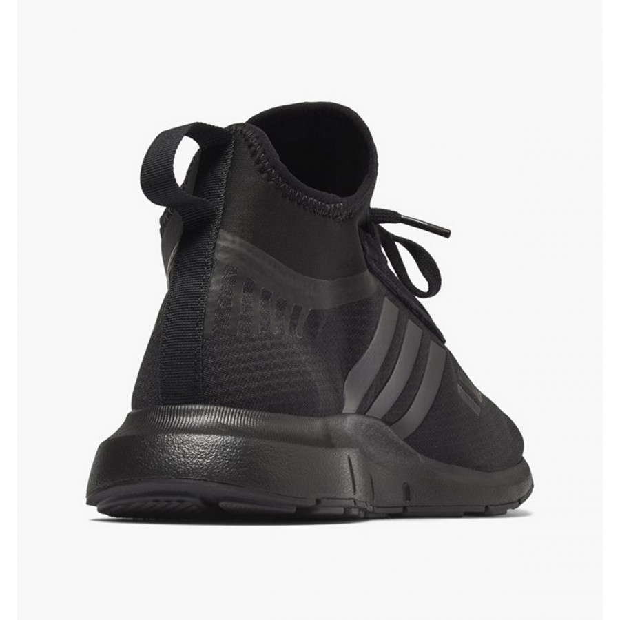 adidas swift run barrier