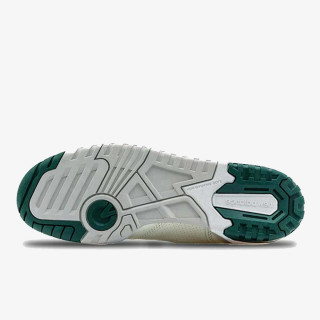 NEW BALANCE Спортни обувки NEW BALANCE - 550 