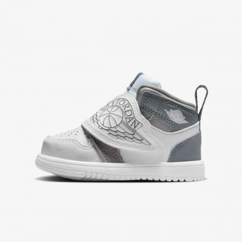 NIKE Спортни обувки SKY JORDAN 1 BT 
