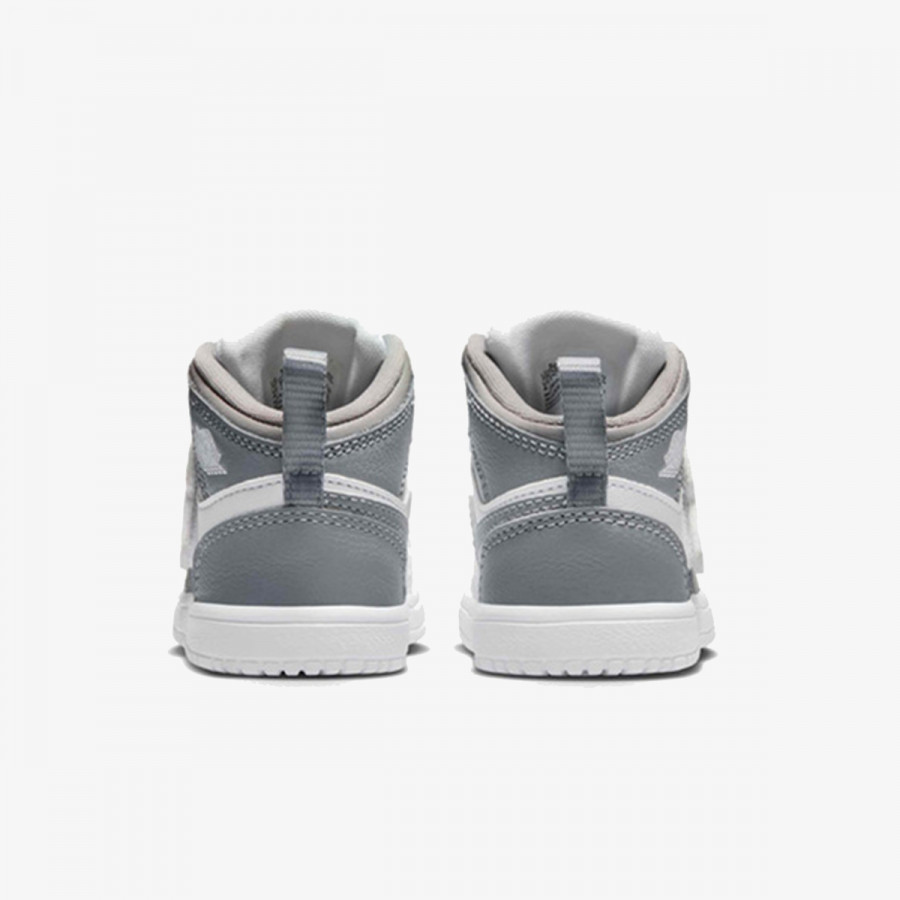 NIKE Спортни обувки SKY JORDAN 1 BT 