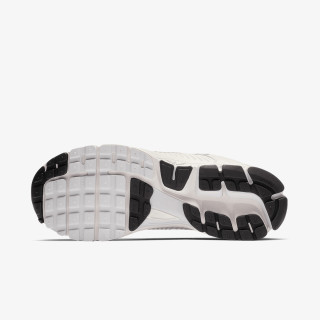 NIKE Спортни обувки Zoom Vomero 5 