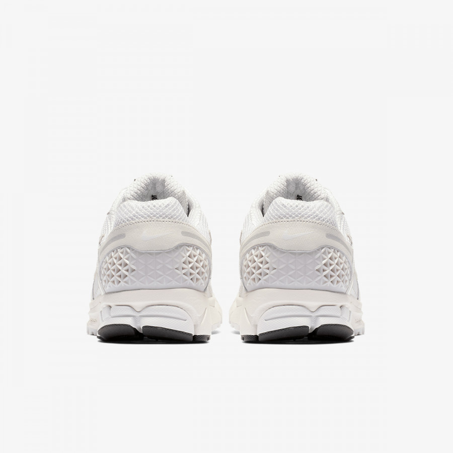 NIKE Спортни обувки Zoom Vomero 5 