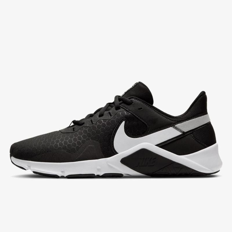 NIKE Спортни обувки LEGEND ESSENTIAL 2 
