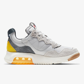 NIKE Спортни обувки JORDAN MA2 