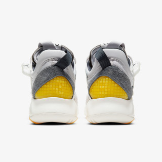 NIKE Спортни обувки JORDAN MA2 