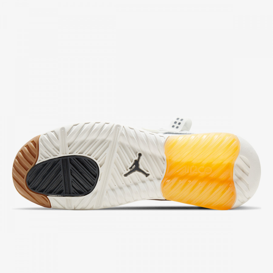 NIKE Спортни обувки JORDAN MA2 