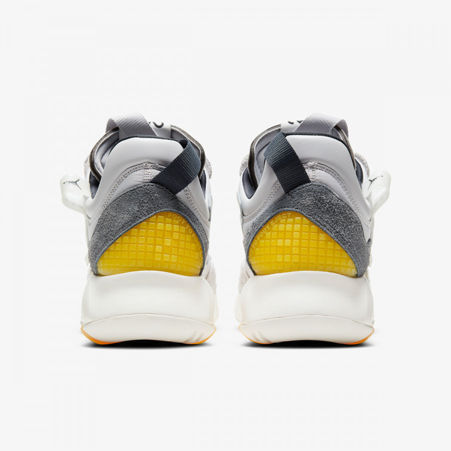 NIKE Спортни обувки JORDAN MA2 