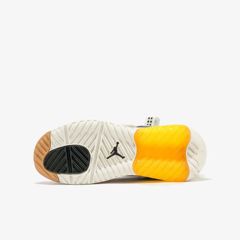 NIKE Спортни обувки WMNS JORDAN MA2 