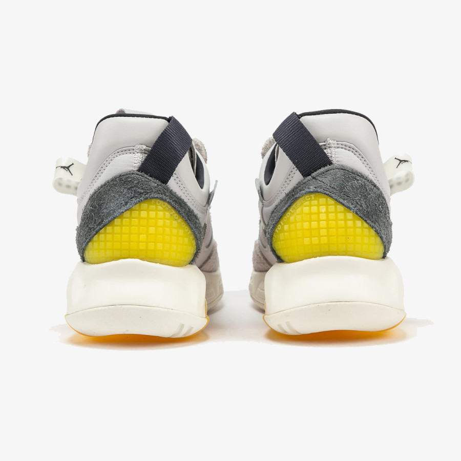 NIKE Спортни обувки WMNS JORDAN MA2 