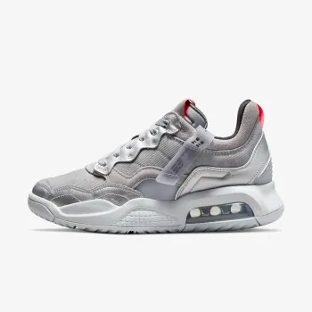 NIKE Спортни обувки NIKE Спортни обувки WMNS JORDAN MA2 