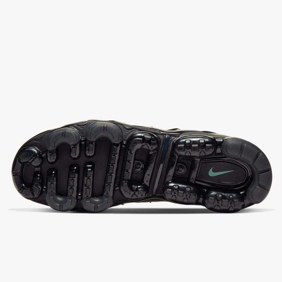 NIKE Спортни обувки NIKE  AIR VAPORMAX PLUS 
