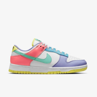 NIKE Спортни обувки W NIKE DUNK LOW SE 