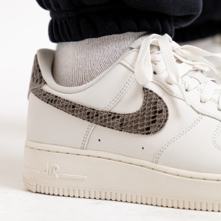 NIKE Спортни обувки WMNS AIR FORCE 1 '07 REC 