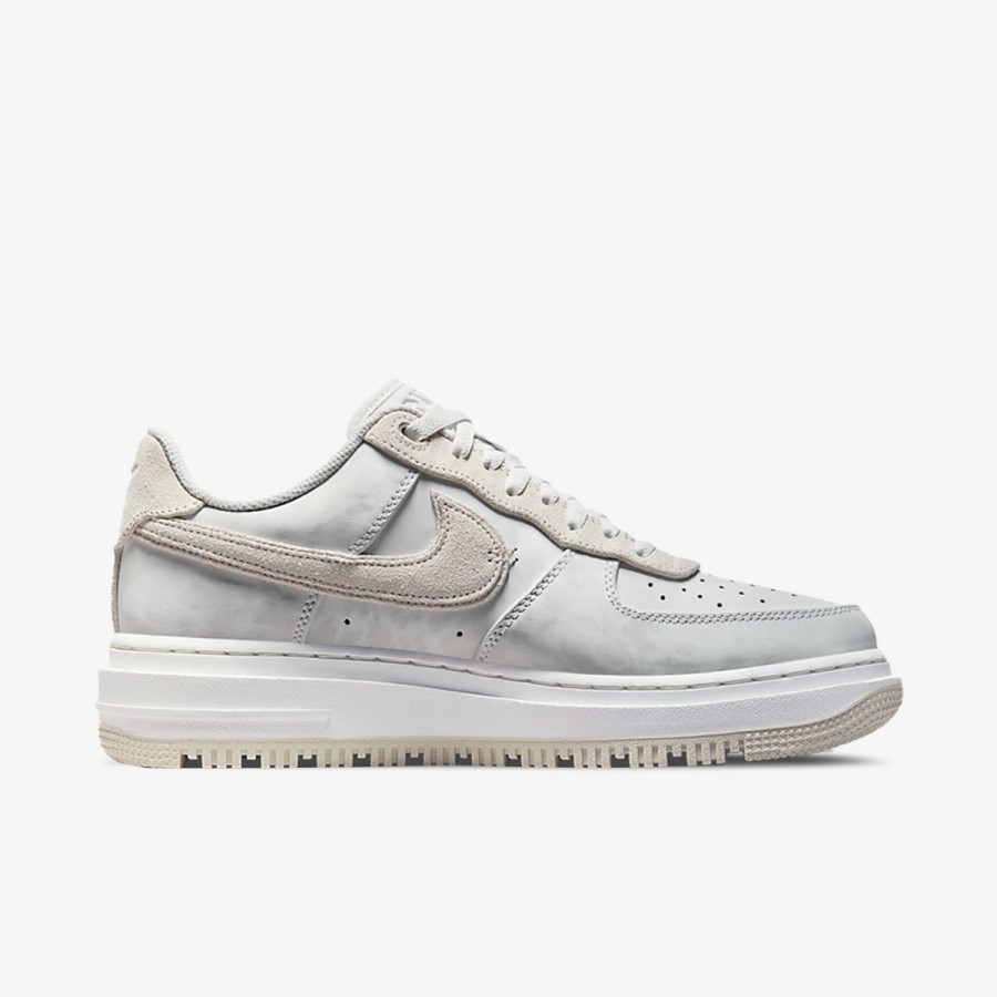 NIKE Спортни обувки AIR FORCE 1 LUXE 