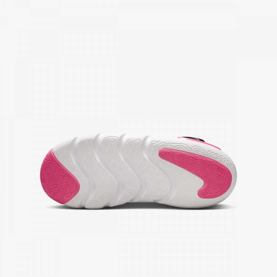 NIKE Спортни обувки Dynamo Go 