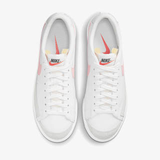 NIKE Спортни обувки W BLAZER LOW PLATFORM 