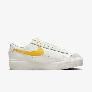 NIKE Спортни обувки W BLAZER LOW PLATFORM 