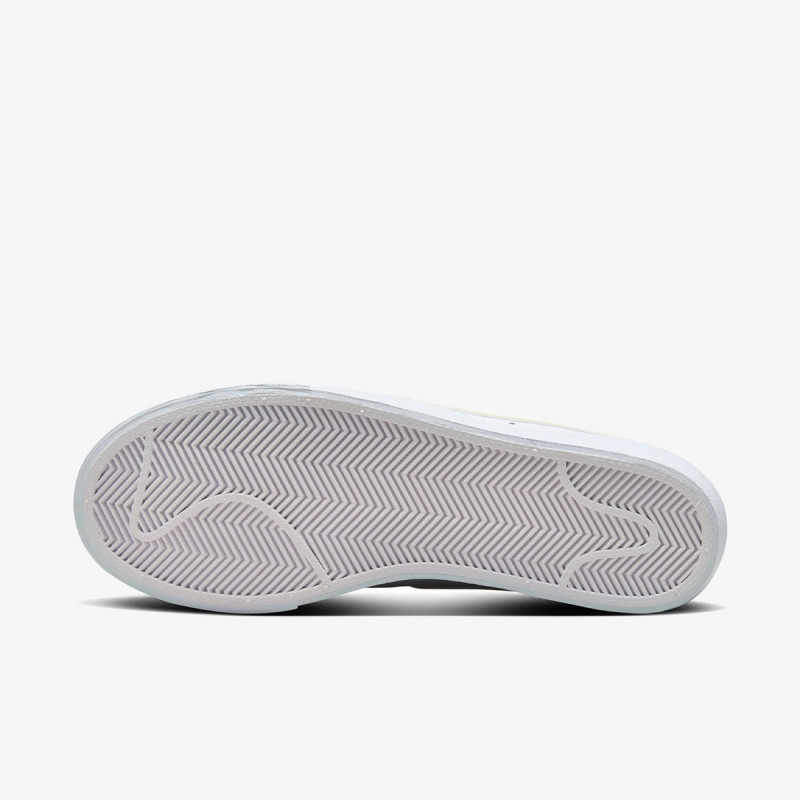 NIKE Спортни обувки W BLAZER LOW PLATFORM 