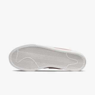 NIKE Спортни обувки W BLAZER LOW PLATFORM ESS 