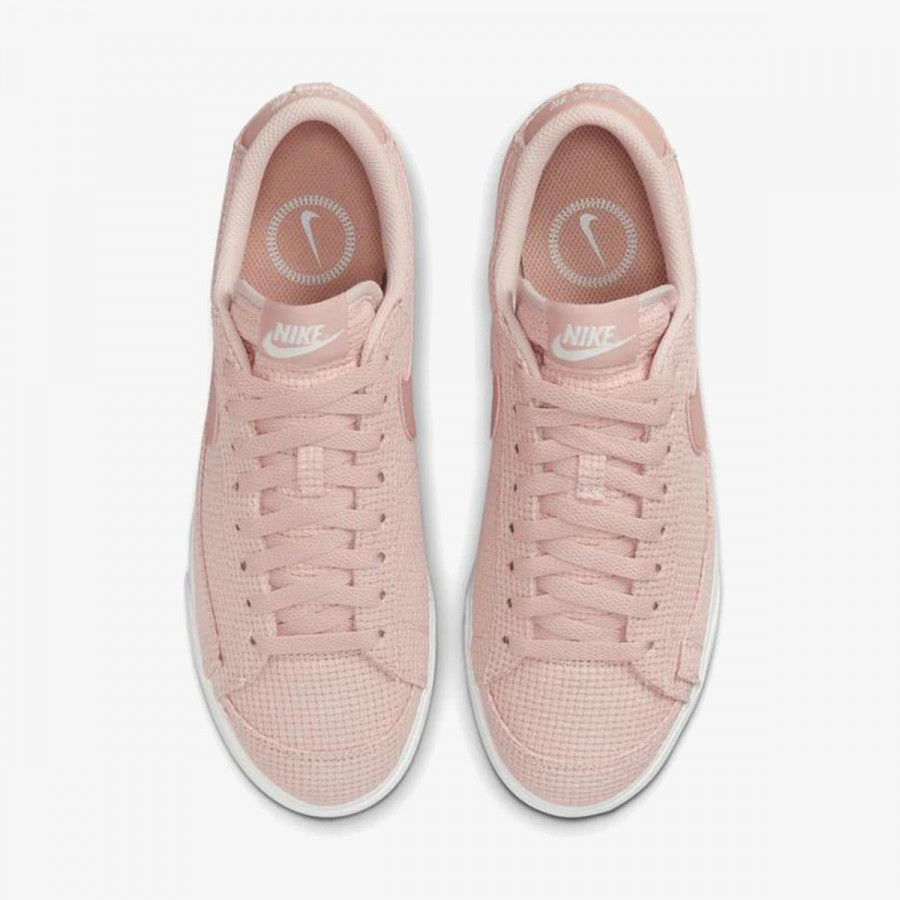 NIKE Спортни обувки W BLAZER LOW PLATFORM ESS 