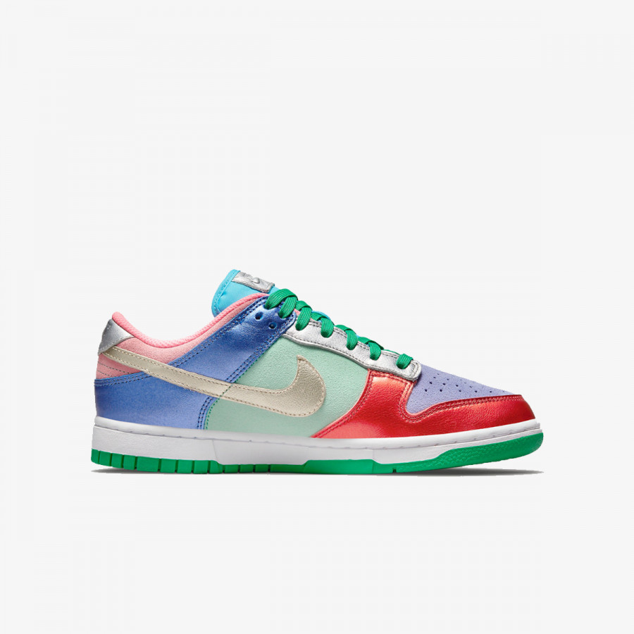 NIKE Спортни обувки W NIKE DUNK LOW SE 