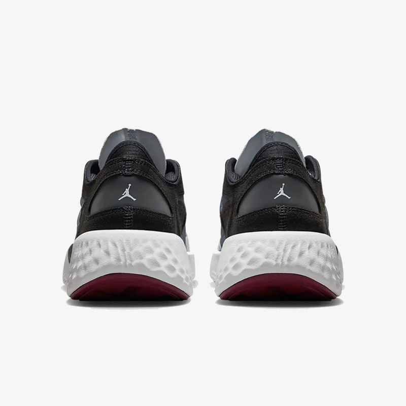 NIKE Спортни обувки JORDAN DELTA 3 LOW 