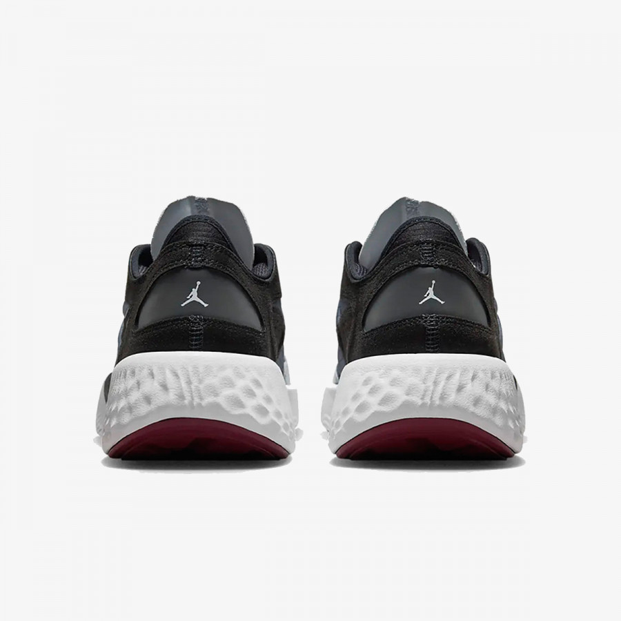 NIKE Спортни обувки JORDAN DELTA 3 LOW 