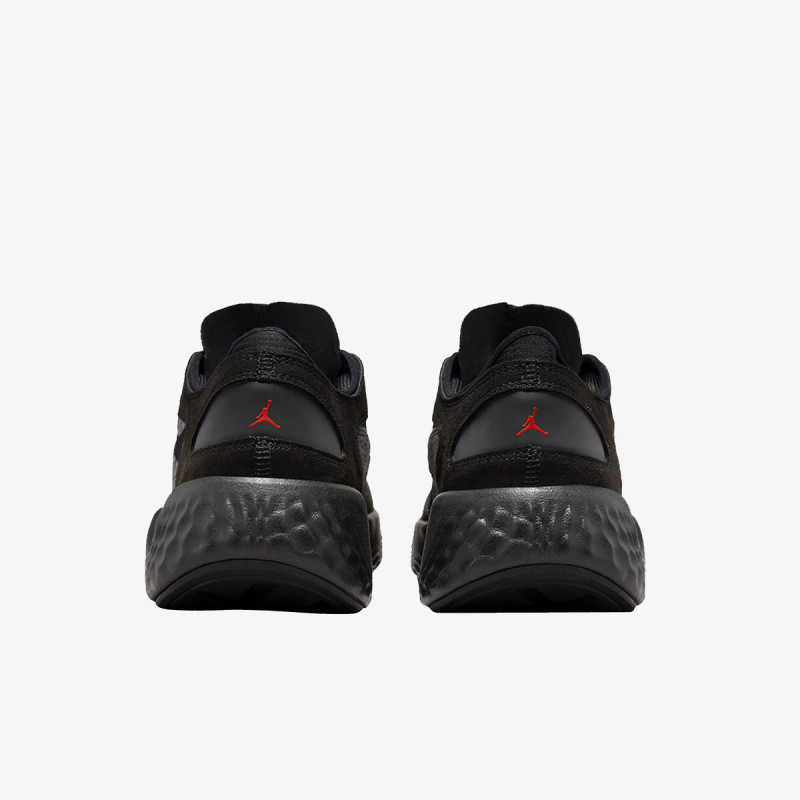 NIKE Спортни обувки JORDAN DELTA 3 LOW 