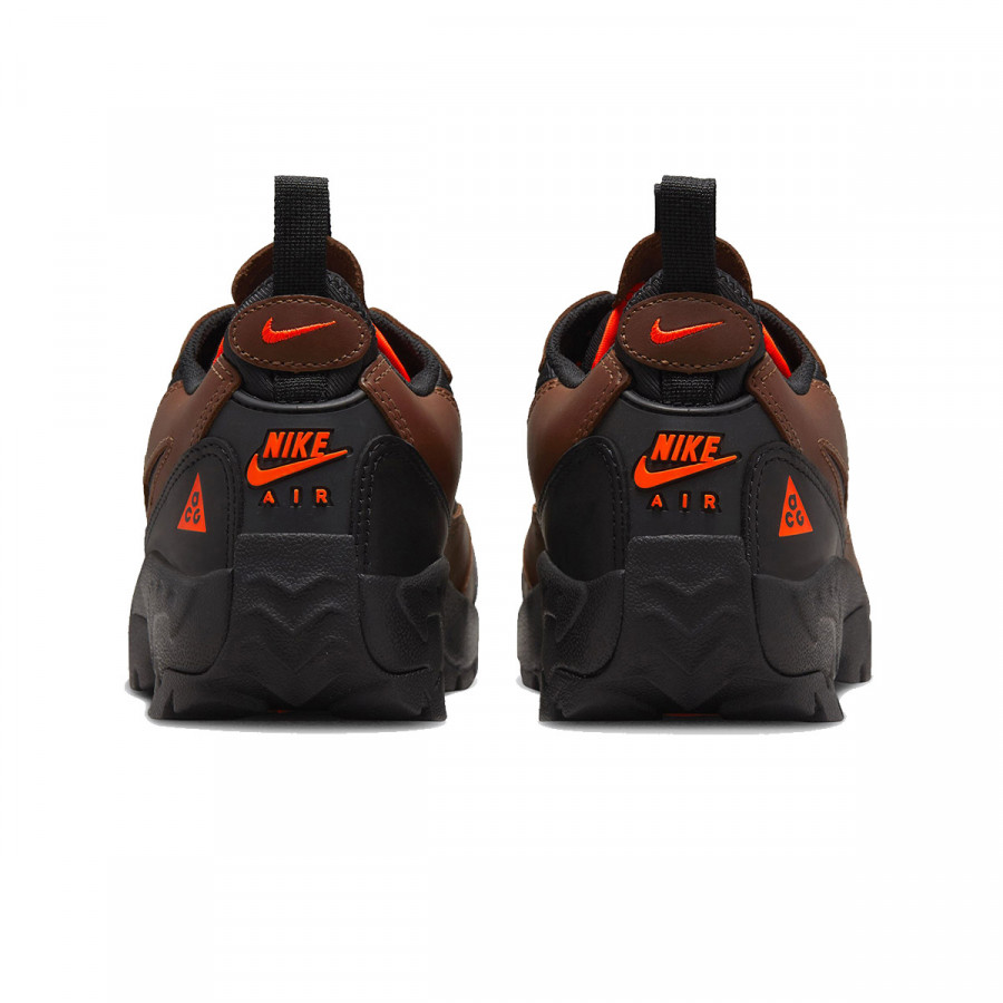NIKE Спортни обувки ACG AIR MADA 
