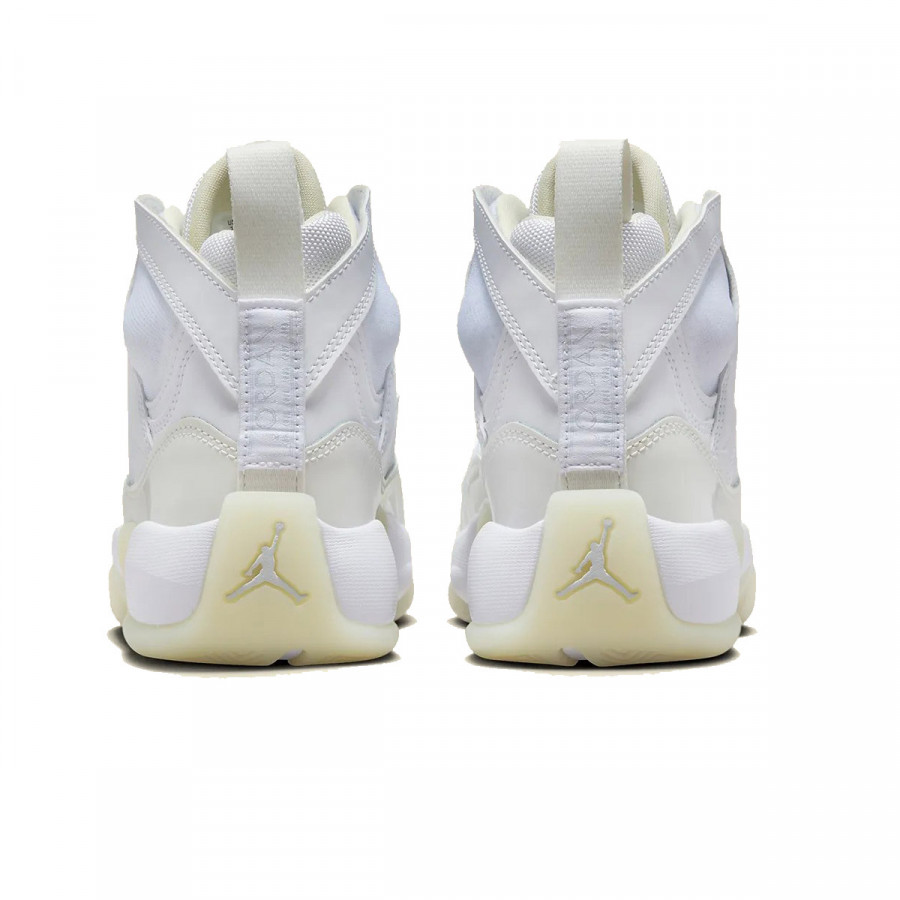 NIKE Спортни обувки WMNS JUMPMAN TWO TREY 