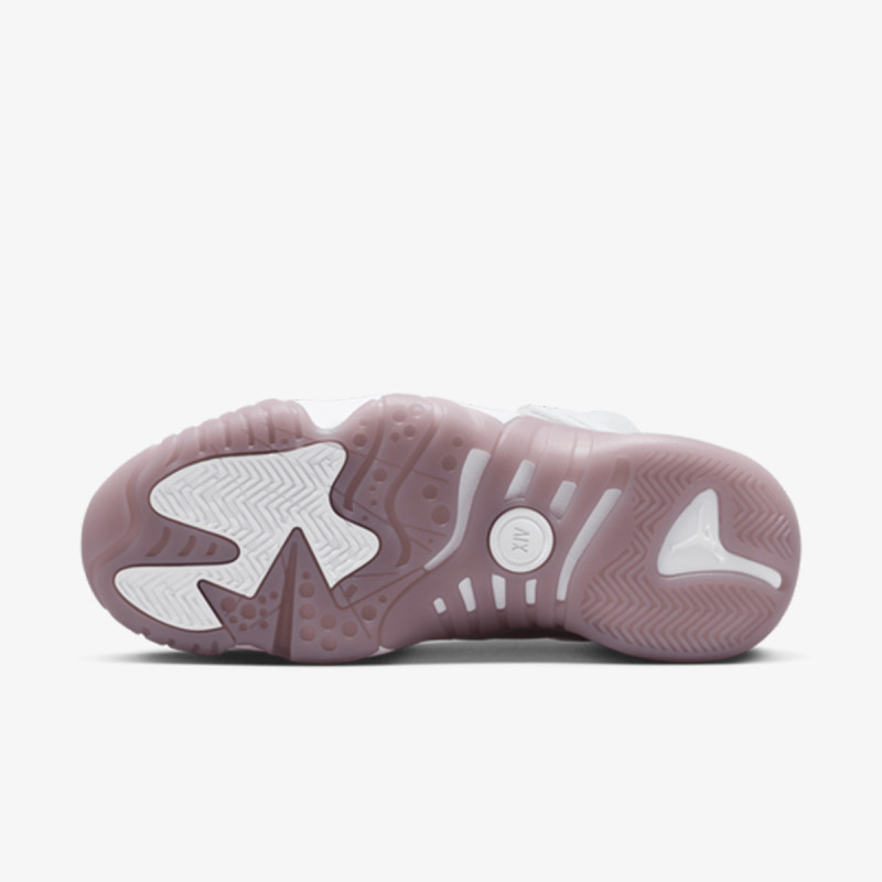 NIKE Спортни обувки WMNS JUMPMAN TWO TREY 