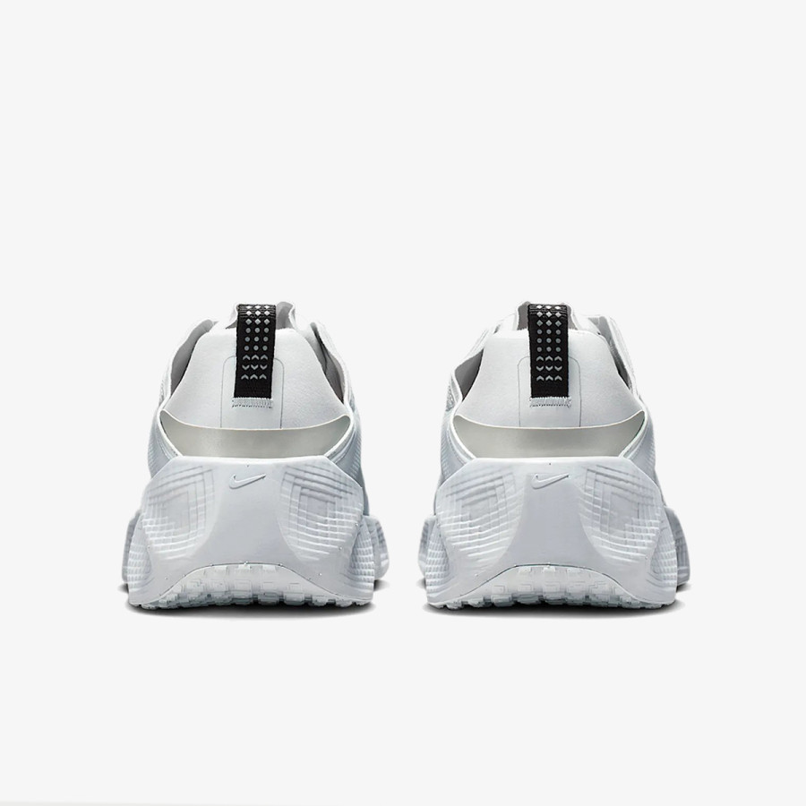 NIKE Спортни обувки NIKE AVA ROVER 