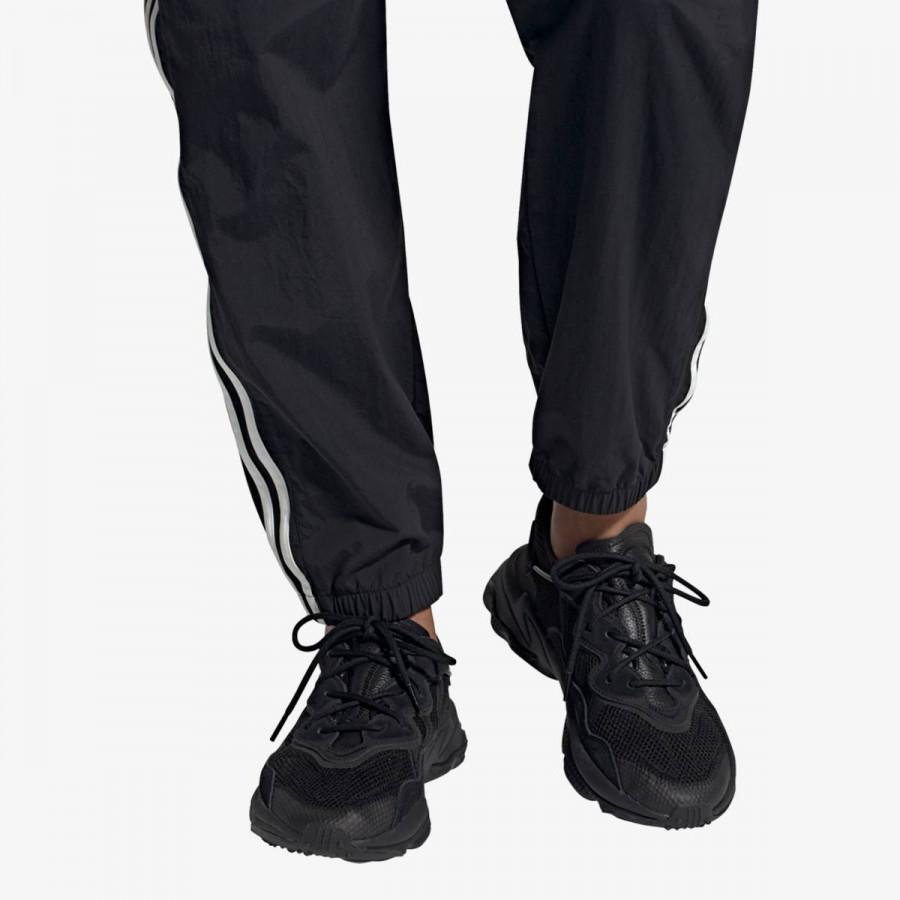 adidas Спортни обувки OZWEEGO Shoes 