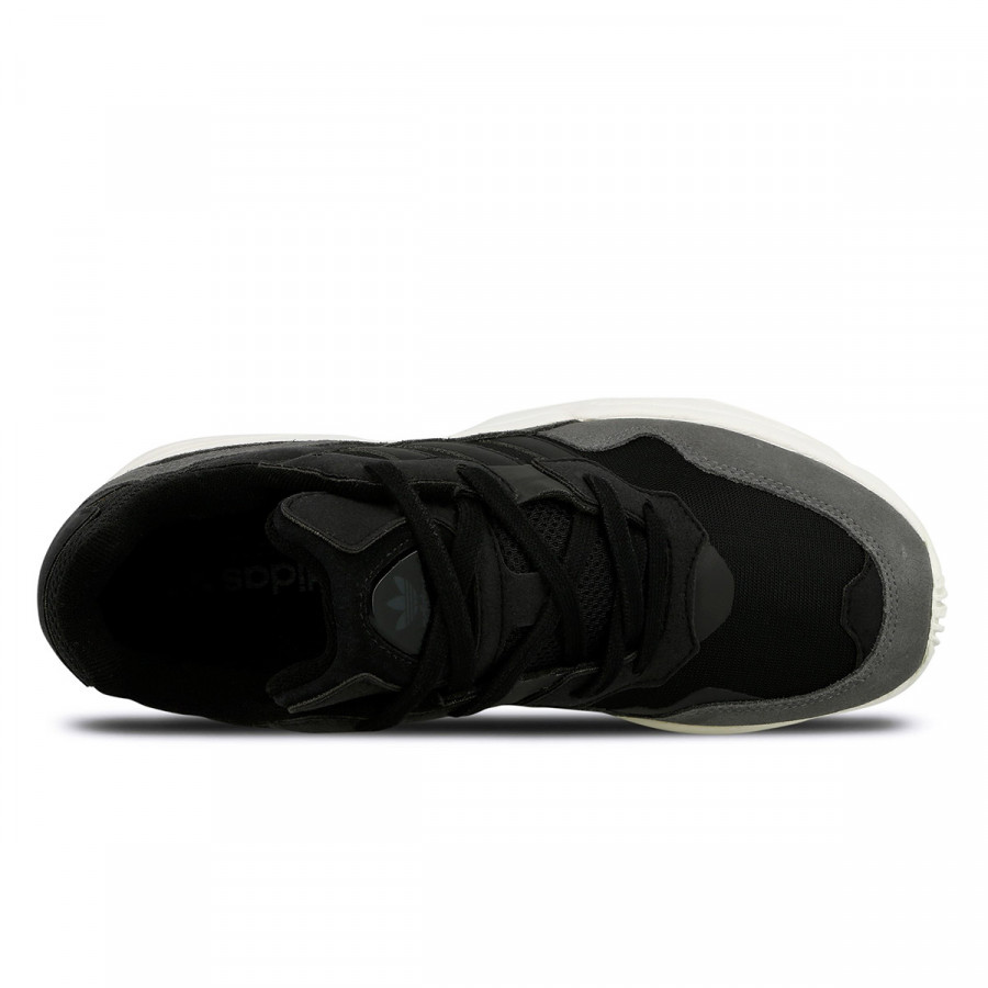 adidas Спортни обувки YUNG-96 