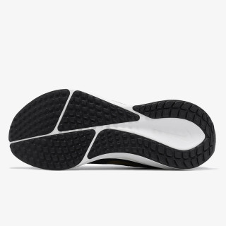 NIKE Спортни обувки NIKE VOMERO 17 