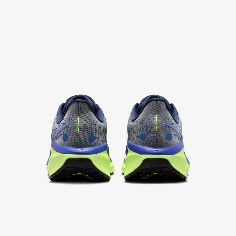 NIKE Спортни обувки Vomero 17 