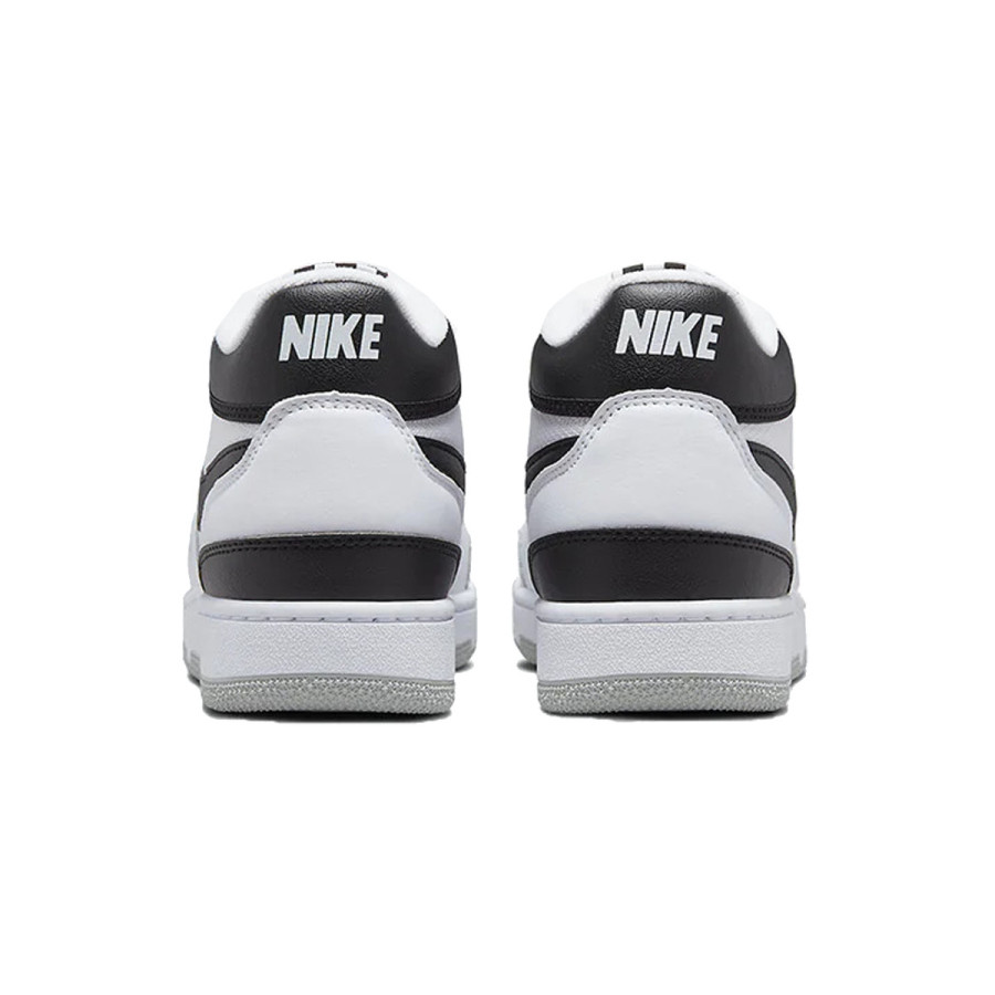 NIKE Спортни обувки NIKE ATTACK QS SP 
