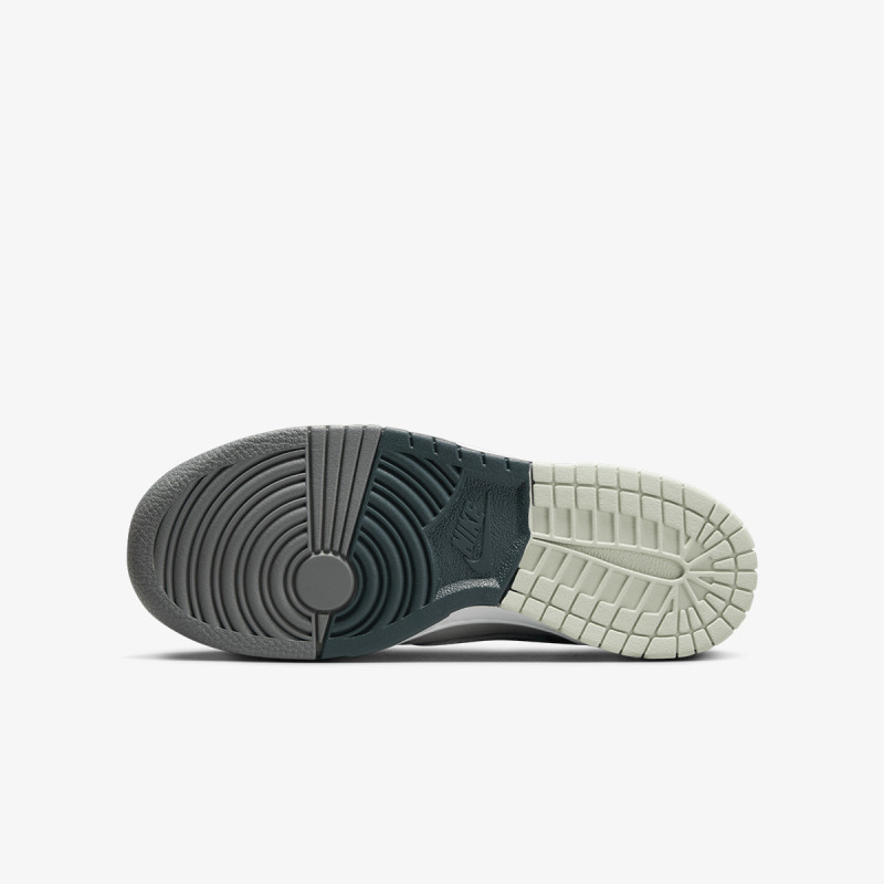 NIKE Спортни обувки NIKE DUNK LOW BG 