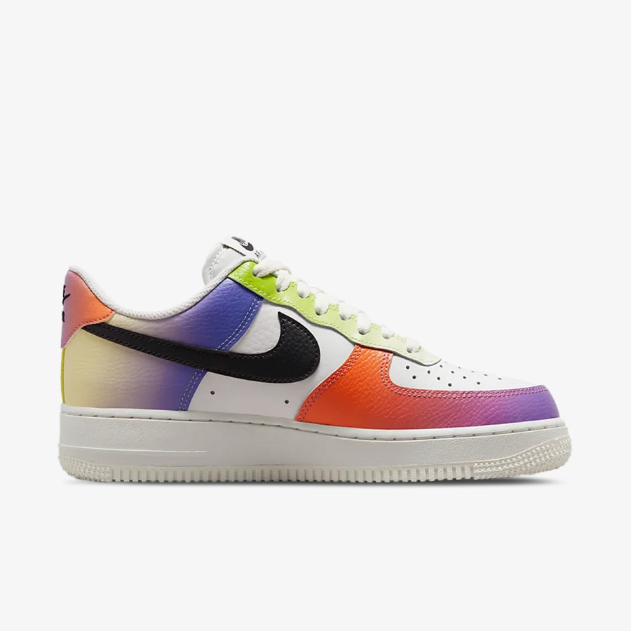 NIKE Спортни обувки W NIKE AIR FORCE 1 LO '07 PR 